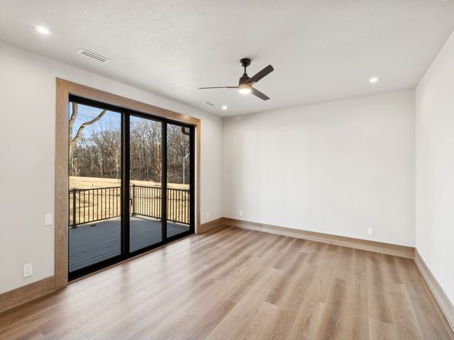 1576 S Stonewood Drive, West Des Moines, IA 50266