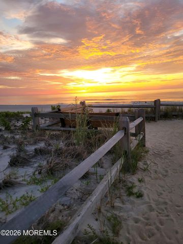 207 Bay Boulevard, Lavallette, NJ 08735