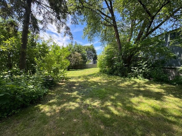 2338 15th Avenue E, North Saint Paul, MN 55109