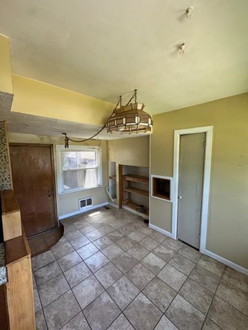 2338 15th Avenue E, North Saint Paul, MN 55109