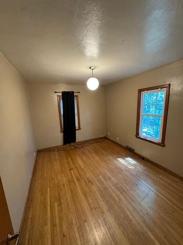 2338 15th Avenue E, North Saint Paul, MN 55109