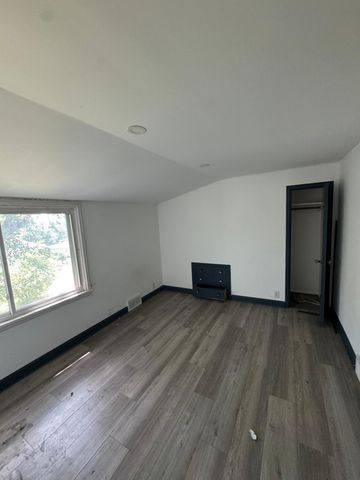 2338 15th Avenue E, North Saint Paul, MN 55109