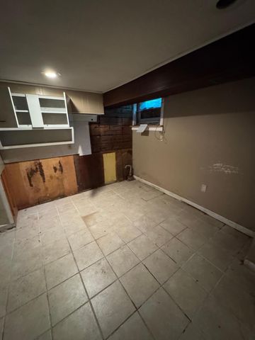 2338 15th Avenue E, North Saint Paul, MN 55109