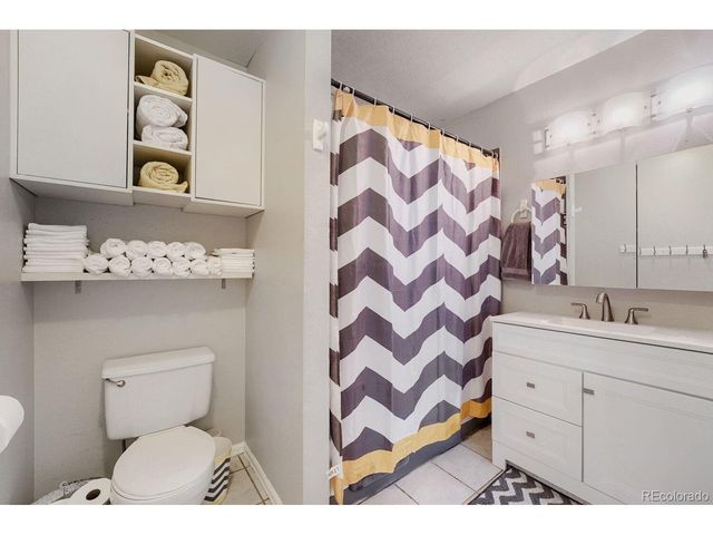 19073 E 16th Ave, Aurora, CO 80011