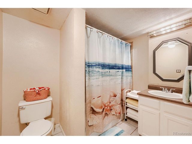 19073 E 16th Ave, Aurora, CO 80011