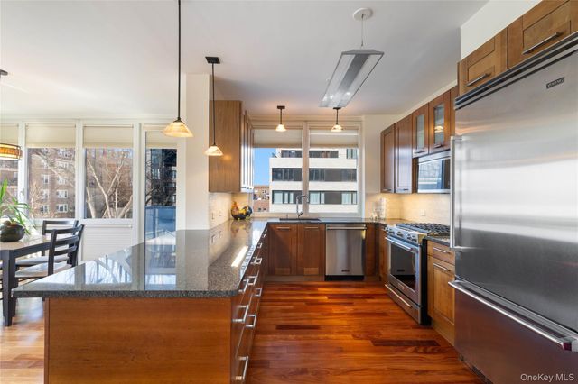 640 W 237th Street 4C, Bronx, NY 10463