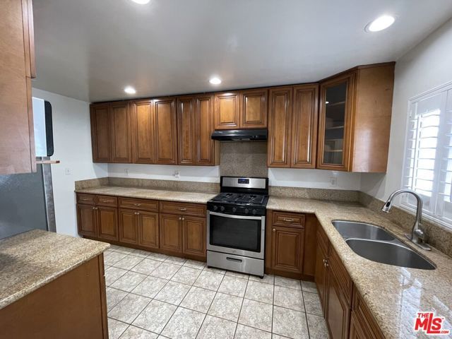 5028 4th Avenue, Los Angeles, CA 90043