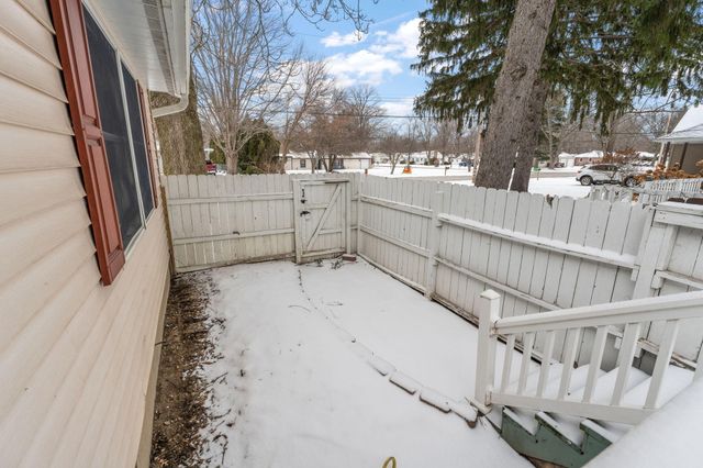 507 S 20th Street, Chesterton, IN 46304