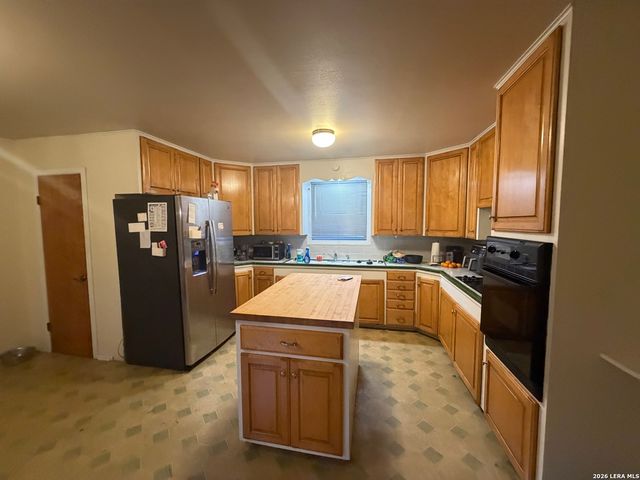 726 ENCINO DR, New Braunfels, TX 78130