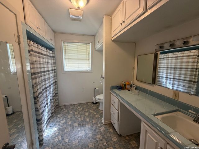 726 ENCINO DR, New Braunfels, TX 78130