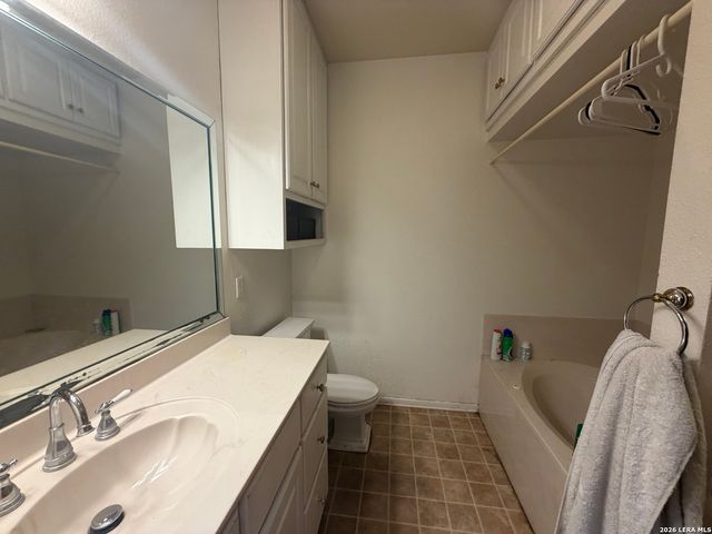 726 ENCINO DR, New Braunfels, TX 78130