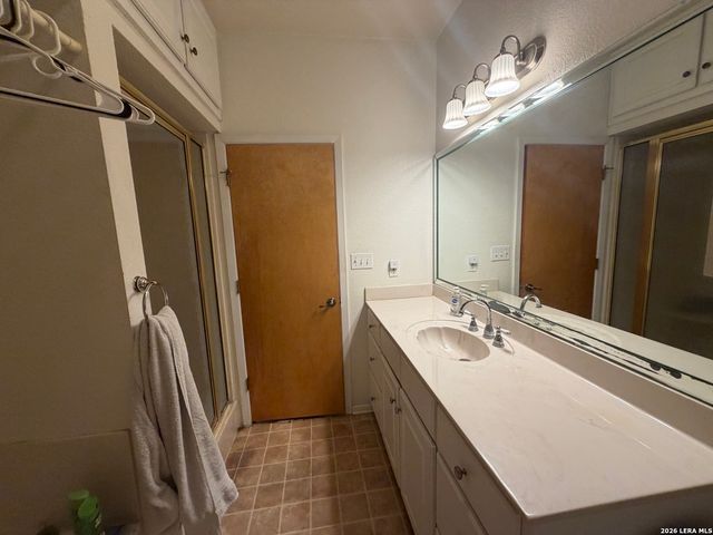 726 ENCINO DR, New Braunfels, TX 78130