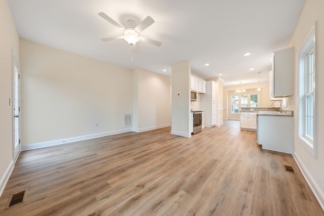 117 Parker LN, Salem, VA 24153
