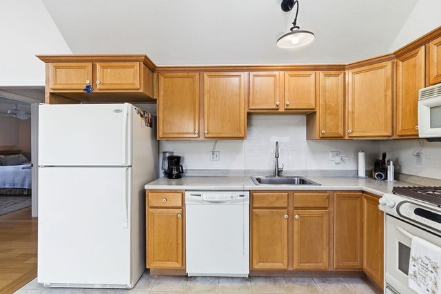 19 Brendan Rd, Clinton, MA 01510