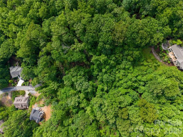 334 Carriage Crest Drive, Hendersonville, NC 28791