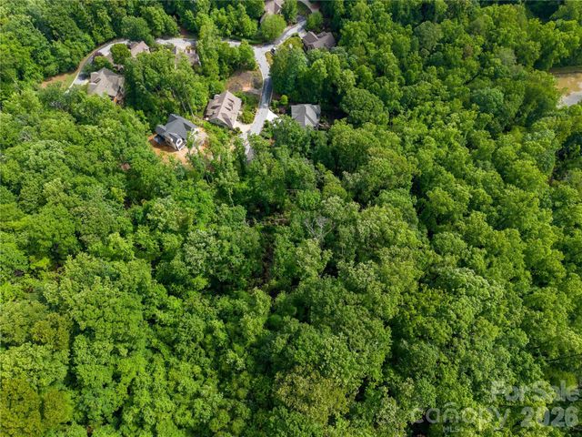 334 Carriage Crest Drive, Hendersonville, NC 28791