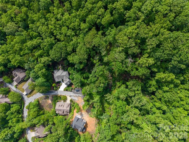 334 Carriage Crest Drive, Hendersonville, NC 28791