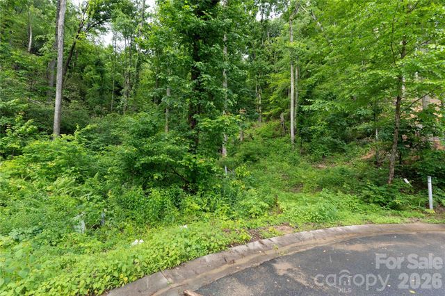 334 Carriage Crest Drive, Hendersonville, NC 28791