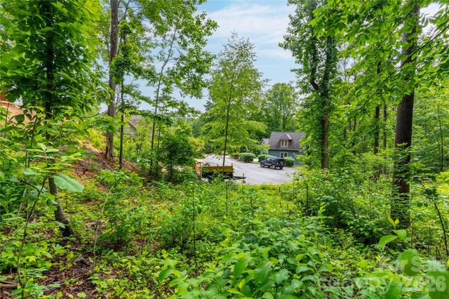 334 Carriage Crest Drive, Hendersonville, NC 28791