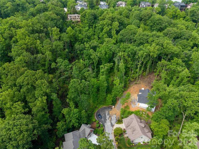 334 Carriage Crest Drive, Hendersonville, NC 28791