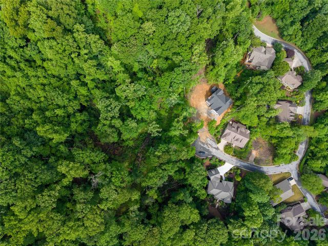 334 Carriage Crest Drive, Hendersonville, NC 28791
