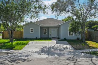 233 Shawnee St, Corpus Christi, TX 78405