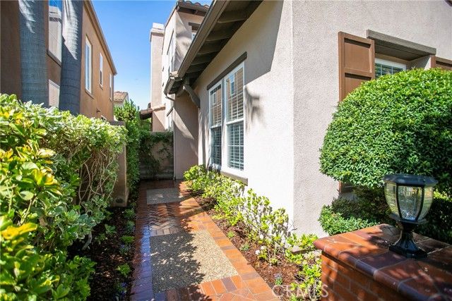 31 Dinuba, Irvine, CA 92602