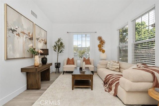 31 Dinuba, Irvine, CA 92602