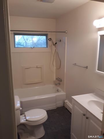 9 Church Street, Manchester, CT 06040