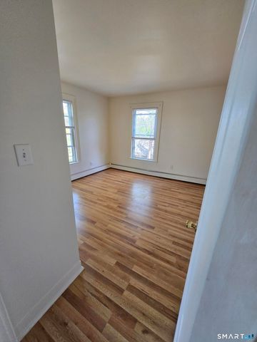 9 Church Street, Manchester, CT 06040