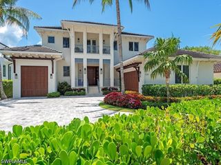 628 21st AVE S, Naples, FL 34102