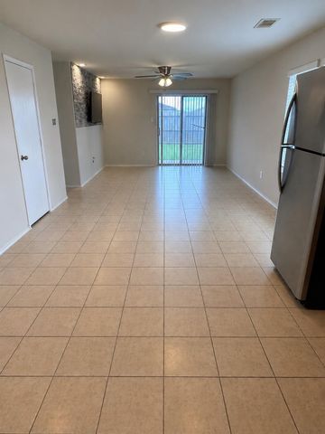 1518 Perennial Lane, Rosenberg, TX 77471