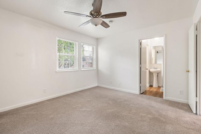 4044 Knoll Top Court Ct, Carmichael, CA 95608