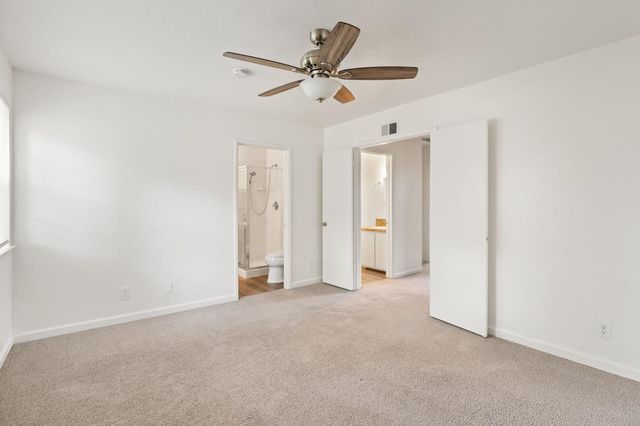 4044 Knoll Top Court Ct, Carmichael, CA 95608