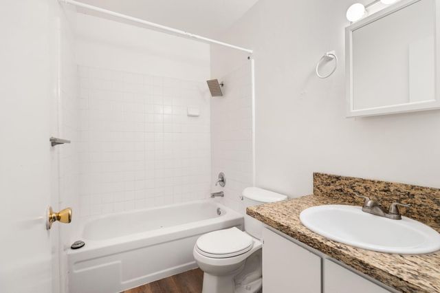 4044 Knoll Top Court Ct, Carmichael, CA 95608