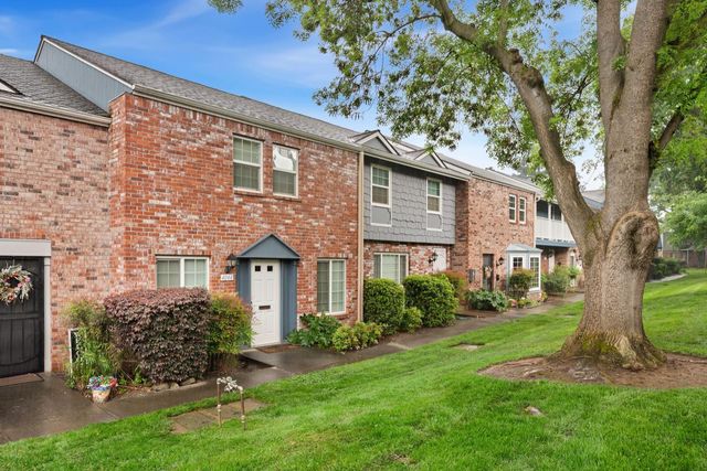 4044 Knoll Top Court Ct, Carmichael, CA 95608