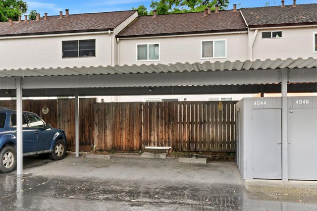 4044 Knoll Top Court Ct, Carmichael, CA 95608