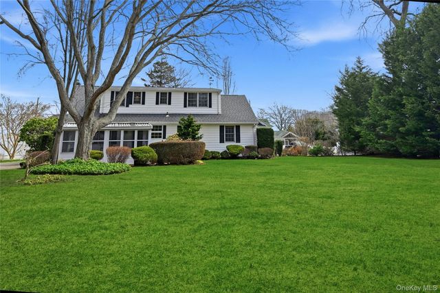 110 Macon Avenue, Sayville, NY 11782