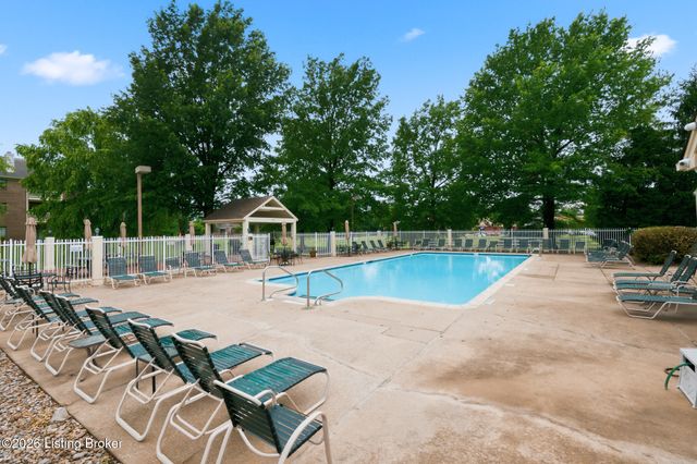 8401 Ambrosse Ln 207, Louisville, KY 40299