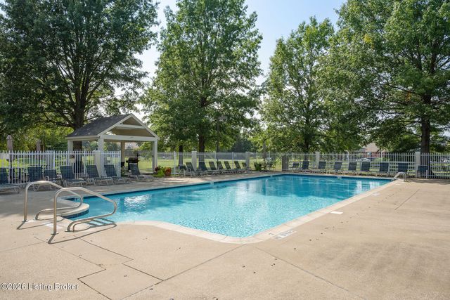 8401 Ambrosse Ln 207, Louisville, KY 40299