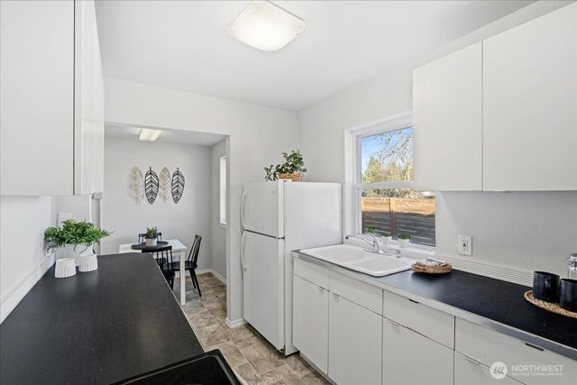 7359 16th Avenue SW, Seattle, WA 98106