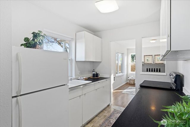 7359 16th Avenue SW, Seattle, WA 98106