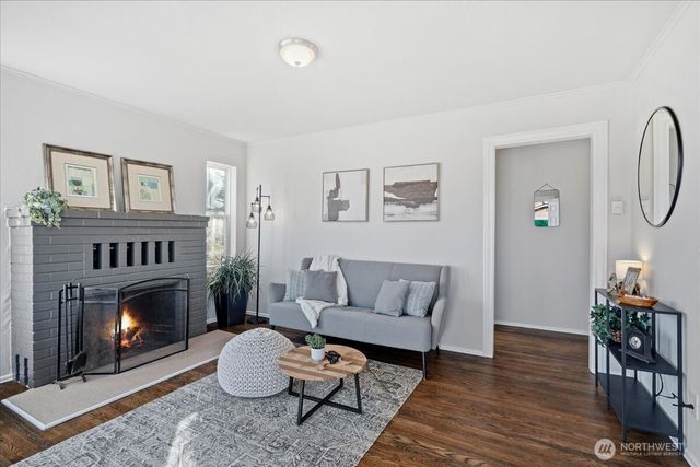 7359 16th Avenue SW, Seattle, WA 98106