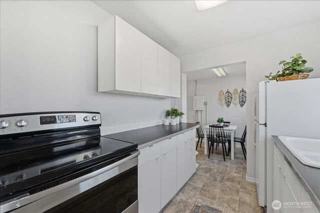 7359 16th Avenue SW, Seattle, WA 98106