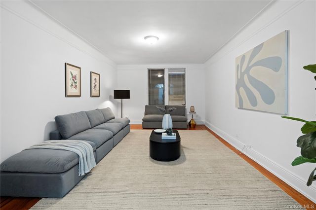 11021 73rd Road 5H, Forest Hills, NY 11375