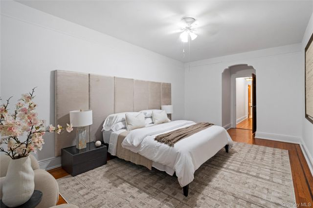 11021 73rd Road 5H, Forest Hills, NY 11375