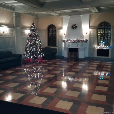 11021 73rd Road 5H, Forest Hills, NY 11375