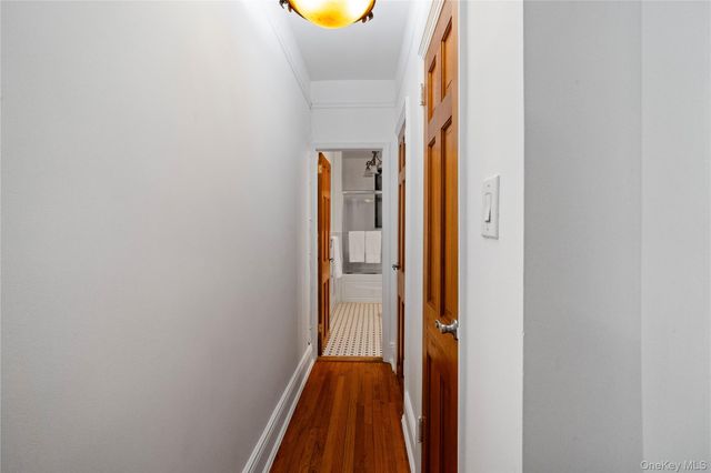 11021 73rd Road 5H, Forest Hills, NY 11375