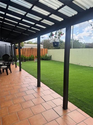 11450 SW 75th Ter, Miami, FL 33173