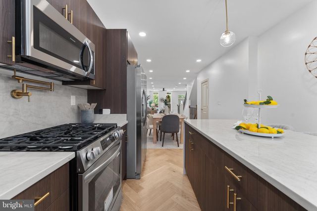 1803 N BROADWAY, Baltimore, MD 21213